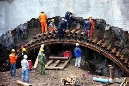 锦州隧道钢花管支护案例
